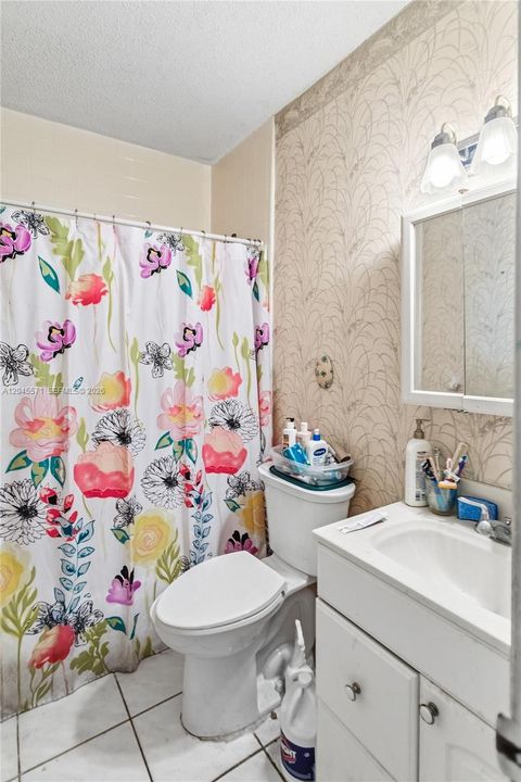 На продажу: $159,000 (1 спален, 1 ванн, 695 Квадратных фут)