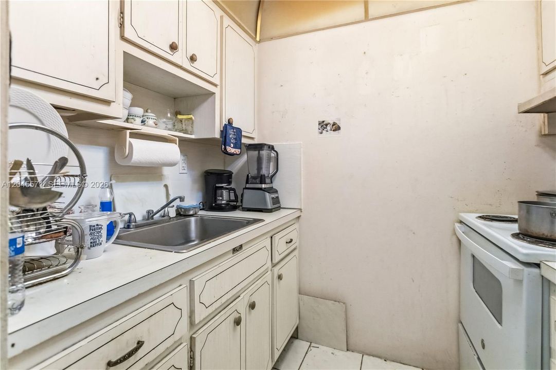 На продажу: $159,000 (1 спален, 1 ванн, 695 Квадратных фут)