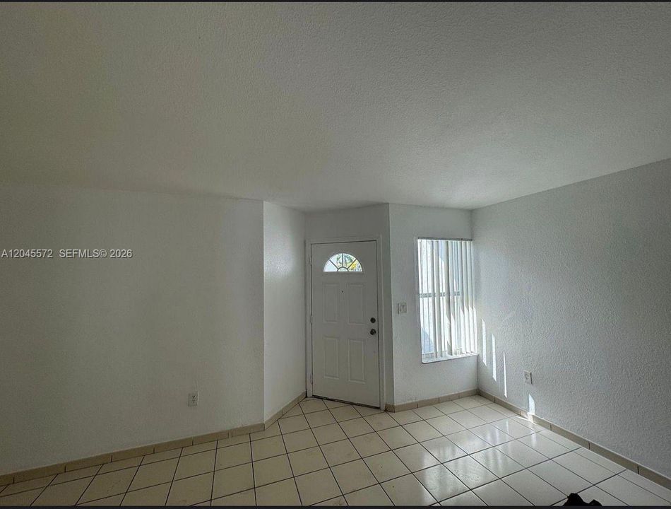 For Rent: $2,690 (3 beds, 2 baths, 1229 Square Feet)