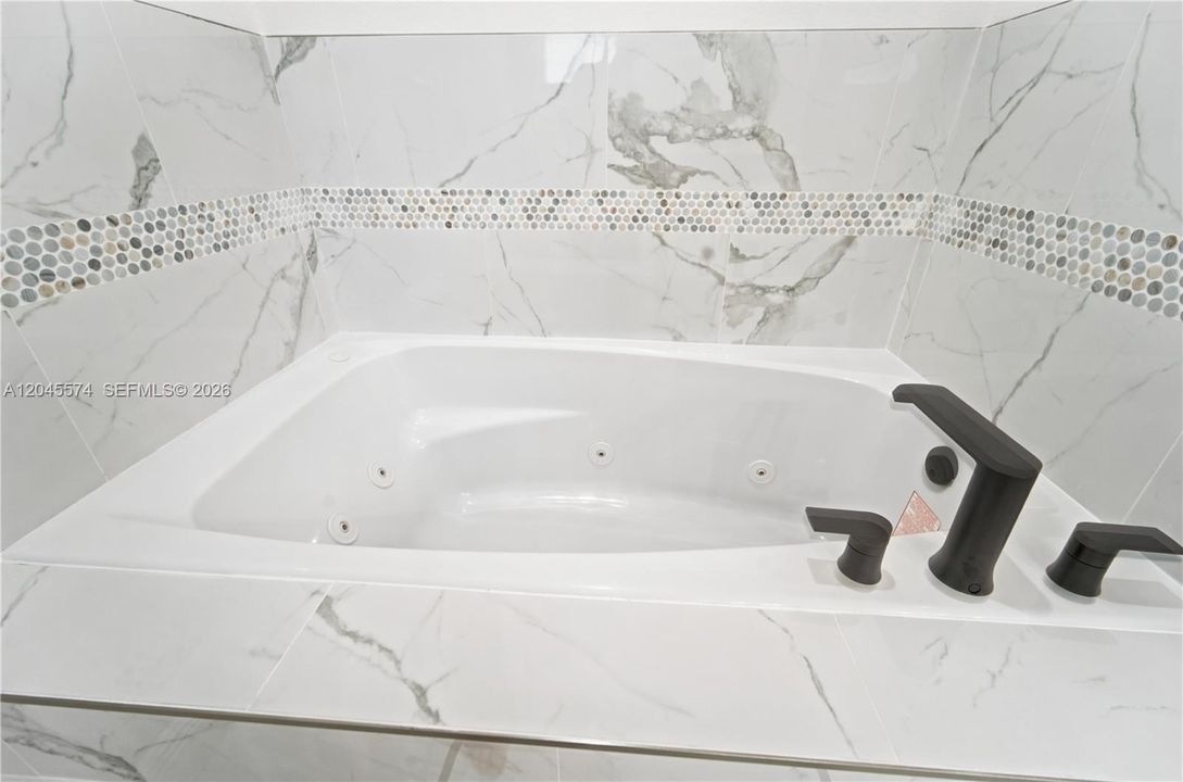 En Renta: $3,200 (4 camas, 3 baños, 2000 Pies cuadrados)