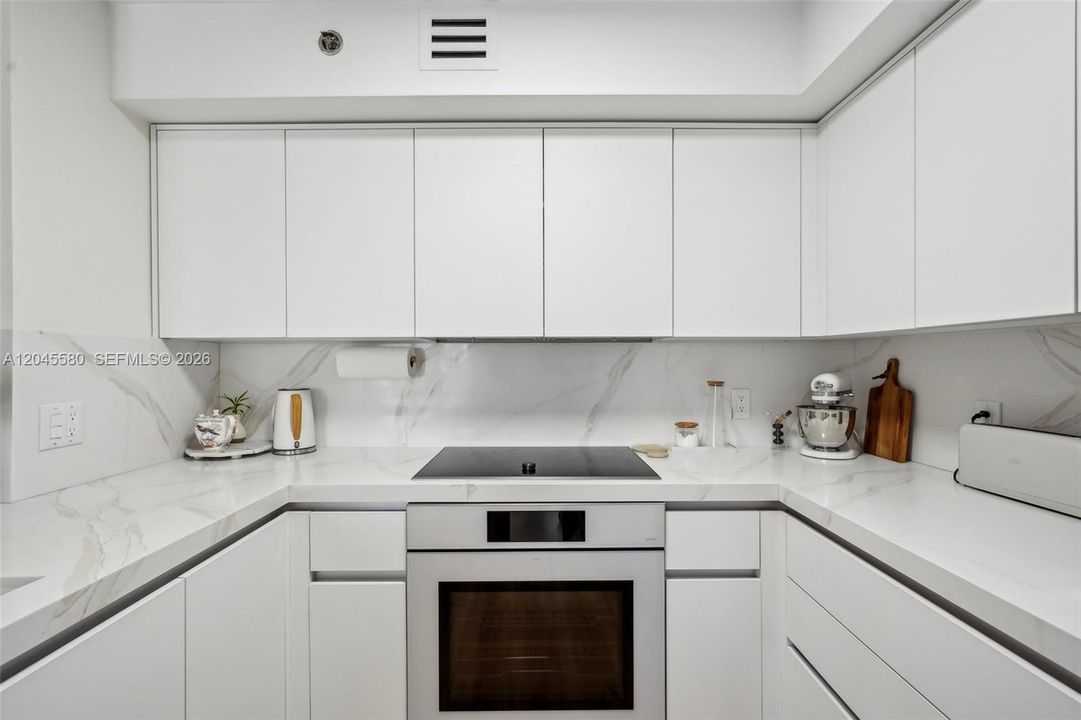 На продажу: $498,900 (2 спален, 2 ванн, 1180 Квадратных фут)