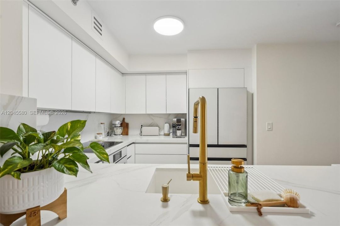 На продажу: $498,900 (2 спален, 2 ванн, 1180 Квадратных фут)