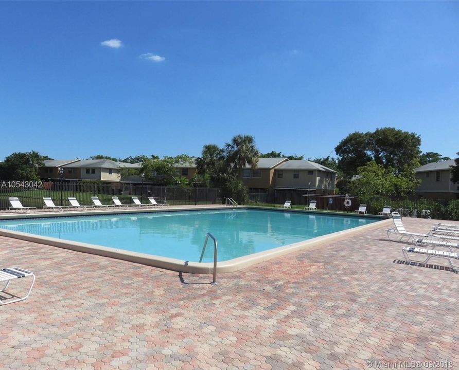 Southbridge Pool Area PISCINA