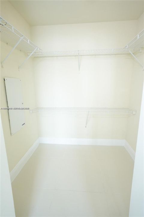 В аренду: $2,500 (2 спален, 2 ванн, 935 Квадратных фут)