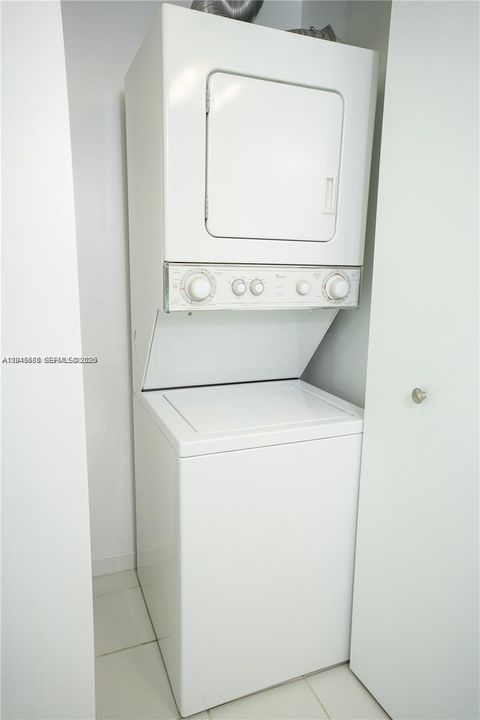 В аренду: $2,500 (2 спален, 2 ванн, 935 Квадратных фут)