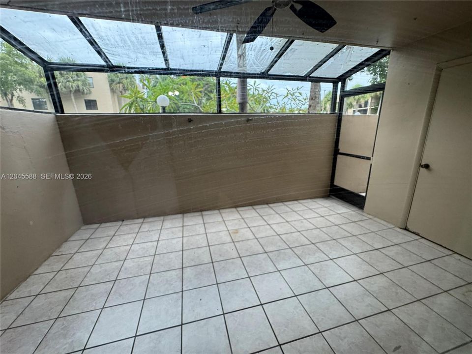 В аренду: $2,100 (2 спален, 2 ванн, 936 Квадратных фут)