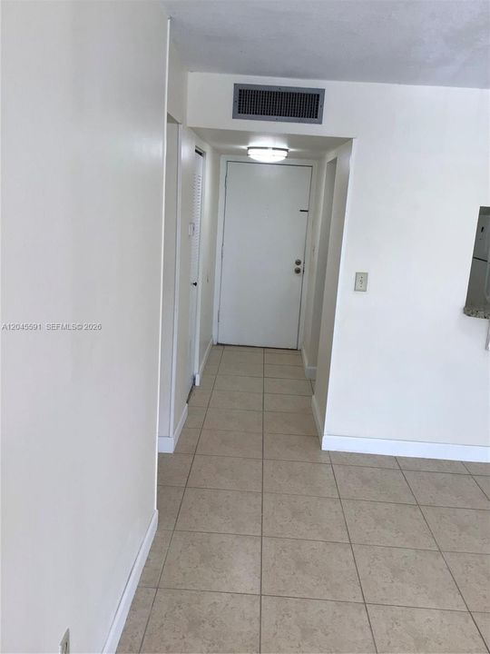 В аренду: $2,300 (2 спален, 2 ванн, 936 Квадратных фут)