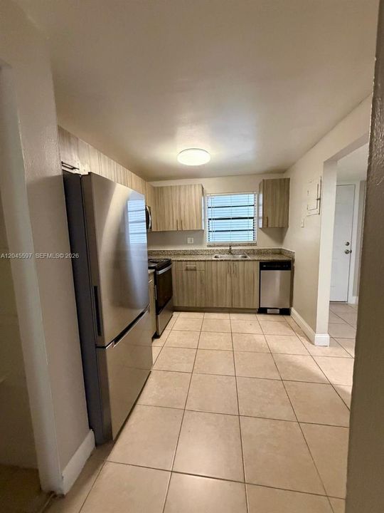 For Rent: $1,949 (2 beds, 2 baths, 900 Square Feet)