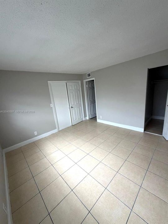 For Rent: $1,949 (2 beds, 2 baths, 900 Square Feet)