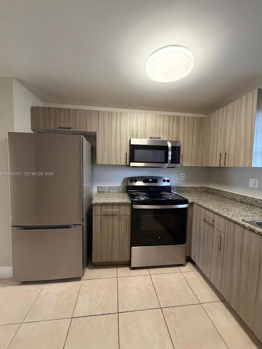 For Rent: $1,949 (2 beds, 2 baths, 900 Square Feet)