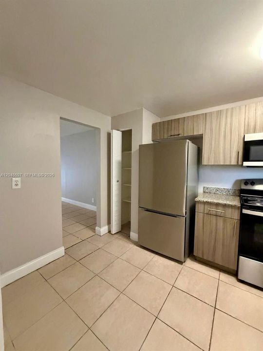 For Rent: $1,949 (2 beds, 2 baths, 900 Square Feet)