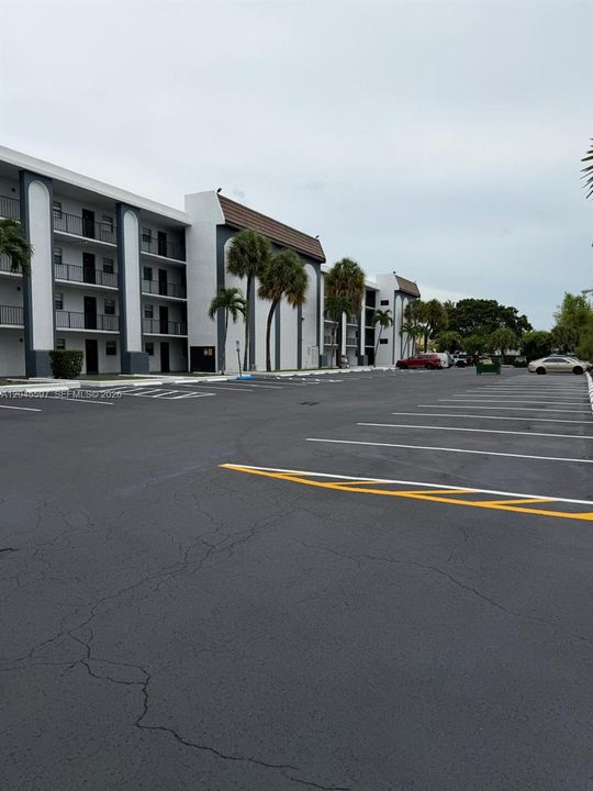For Rent: $1,949 (2 beds, 2 baths, 900 Square Feet)