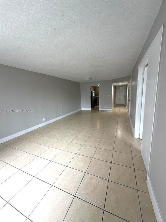For Rent: $1,949 (2 beds, 2 baths, 900 Square Feet)