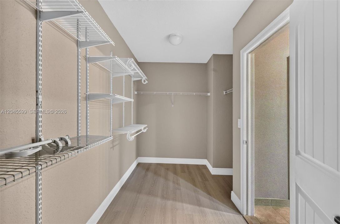 В аренду: $4,850 (5 спален, 3 ванн, 3116 Квадратных фут)