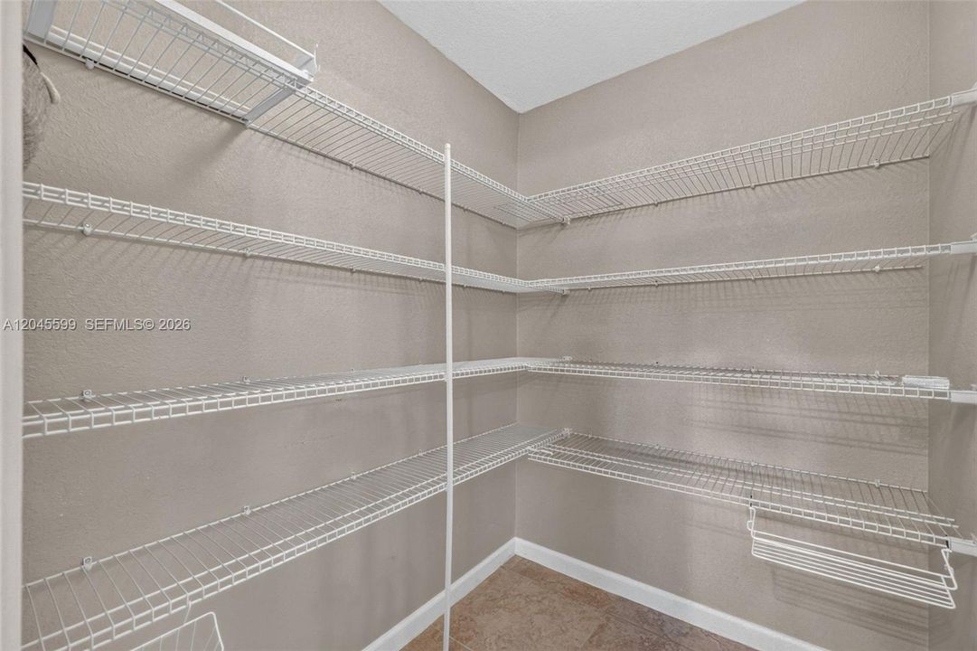 В аренду: $4,850 (5 спален, 3 ванн, 3116 Квадратных фут)