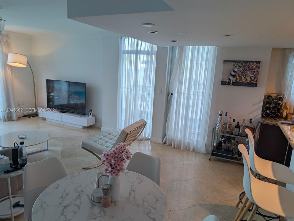For Rent: $6,000 (2 beds, 2 baths, 1445 Square Feet)