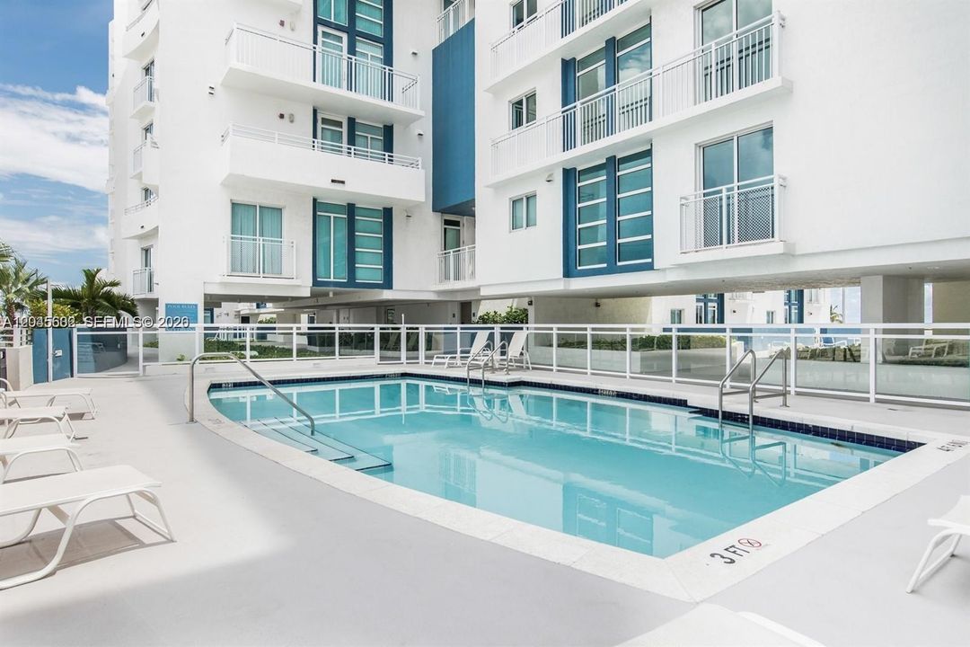 For Rent: $6,000 (2 beds, 2 baths, 1445 Square Feet)