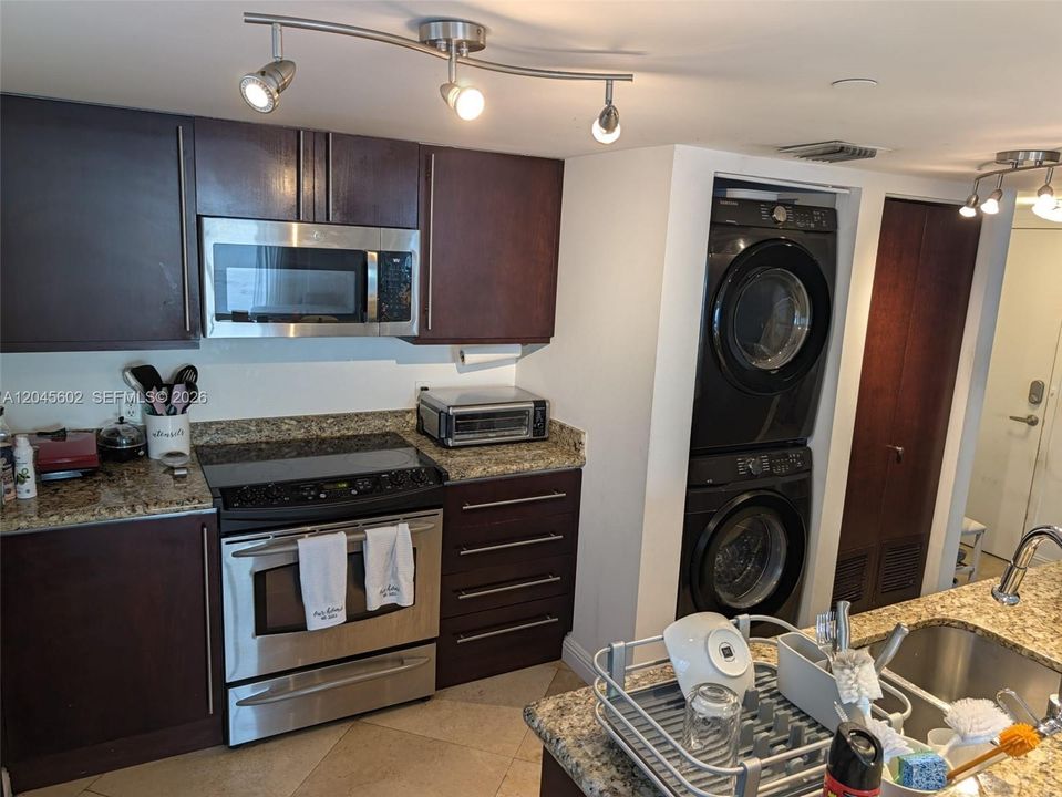 For Rent: $6,000 (2 beds, 2 baths, 1445 Square Feet)