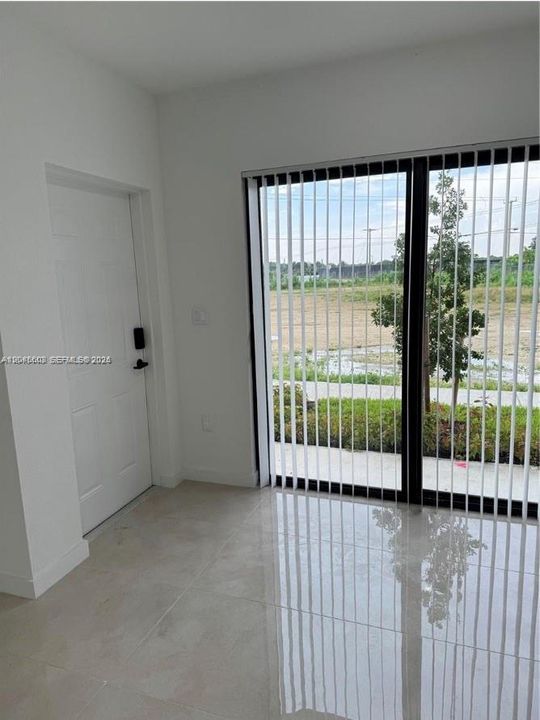 В аренду: $2,800 (4 спален, 3 ванн, 1398 Квадратных фут)