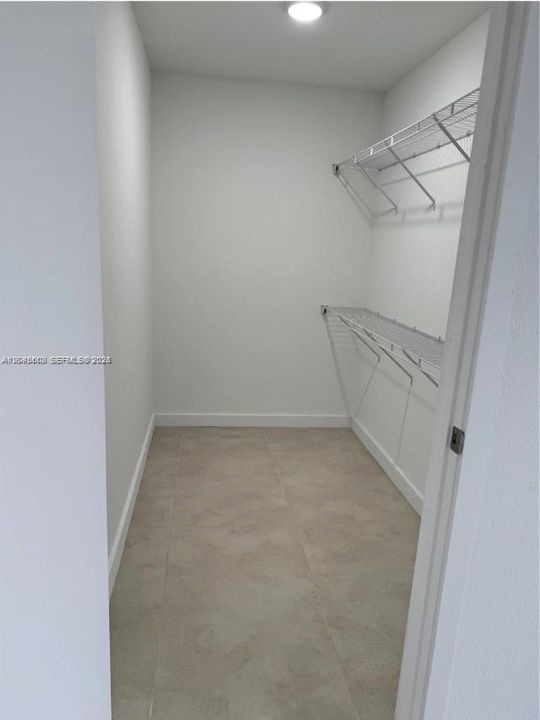 В аренду: $2,800 (4 спален, 3 ванн, 1398 Квадратных фут)
