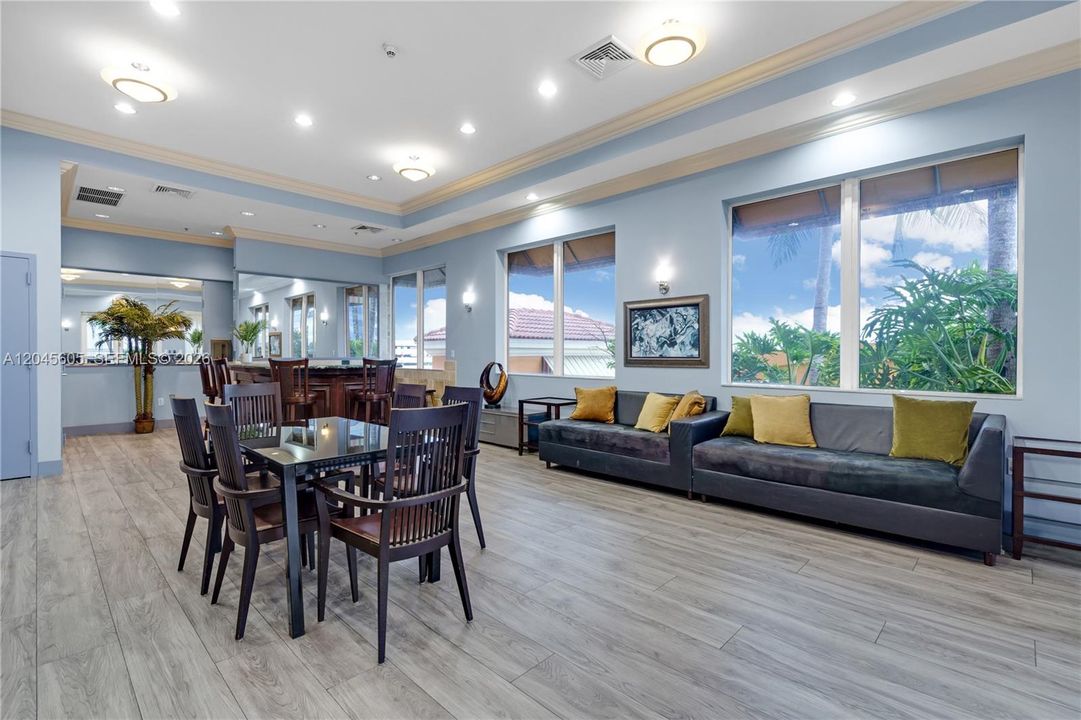 For Rent: $3,600 (2 beds, 2 baths, 1200 Square Feet)
