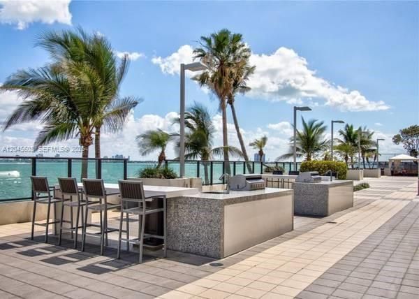 For Rent: $5,500 (3 beds, 3 baths, 1674 Square Feet)