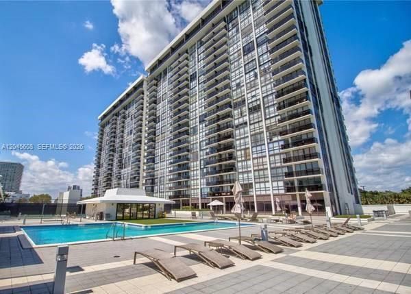 For Rent: $5,500 (3 beds, 3 baths, 1674 Square Feet)