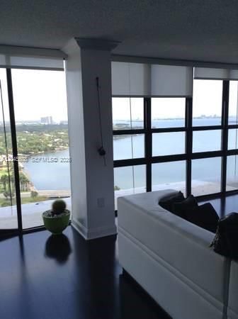 For Rent: $5,500 (3 beds, 3 baths, 1674 Square Feet)