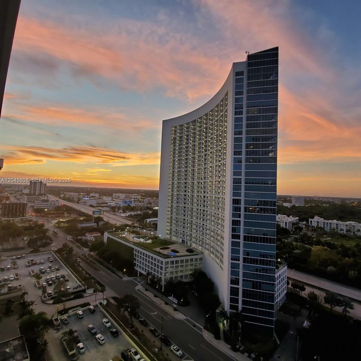 For Rent: $5,500 (3 beds, 3 baths, 1674 Square Feet)