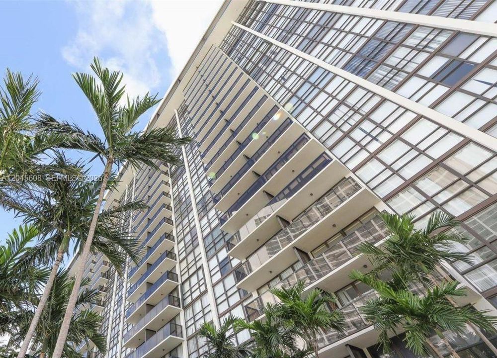For Rent: $5,500 (3 beds, 3 baths, 1674 Square Feet)