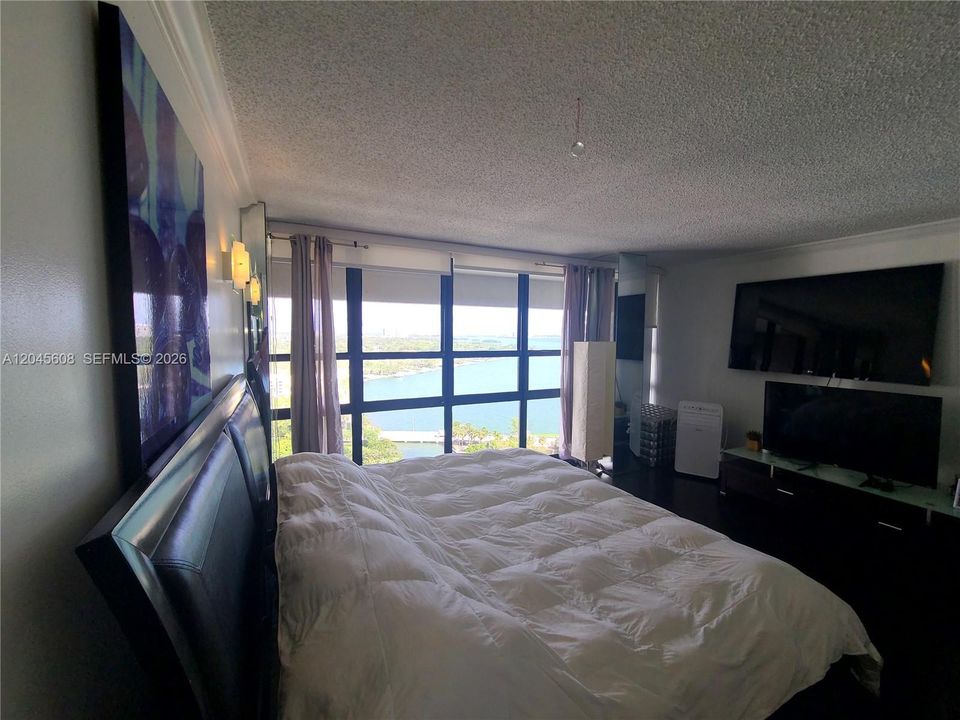 For Rent: $5,500 (3 beds, 3 baths, 1674 Square Feet)