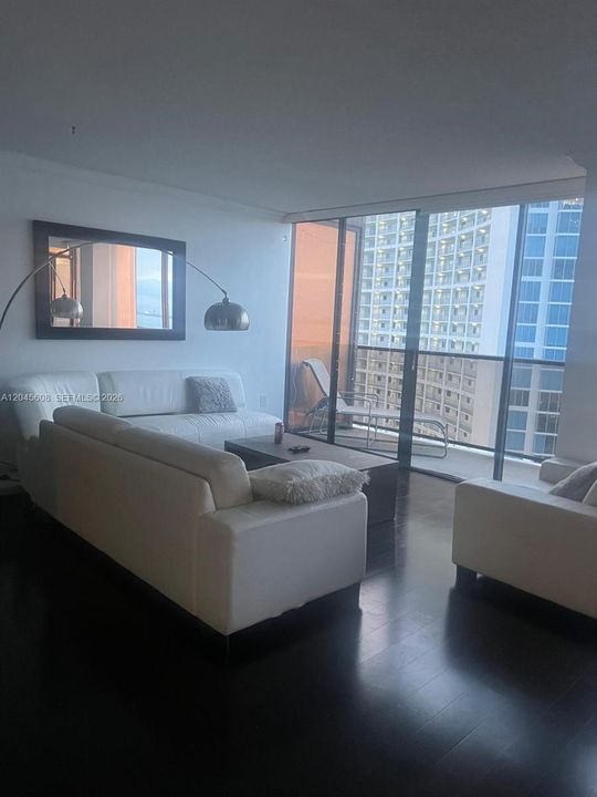 For Rent: $5,500 (3 beds, 3 baths, 1674 Square Feet)