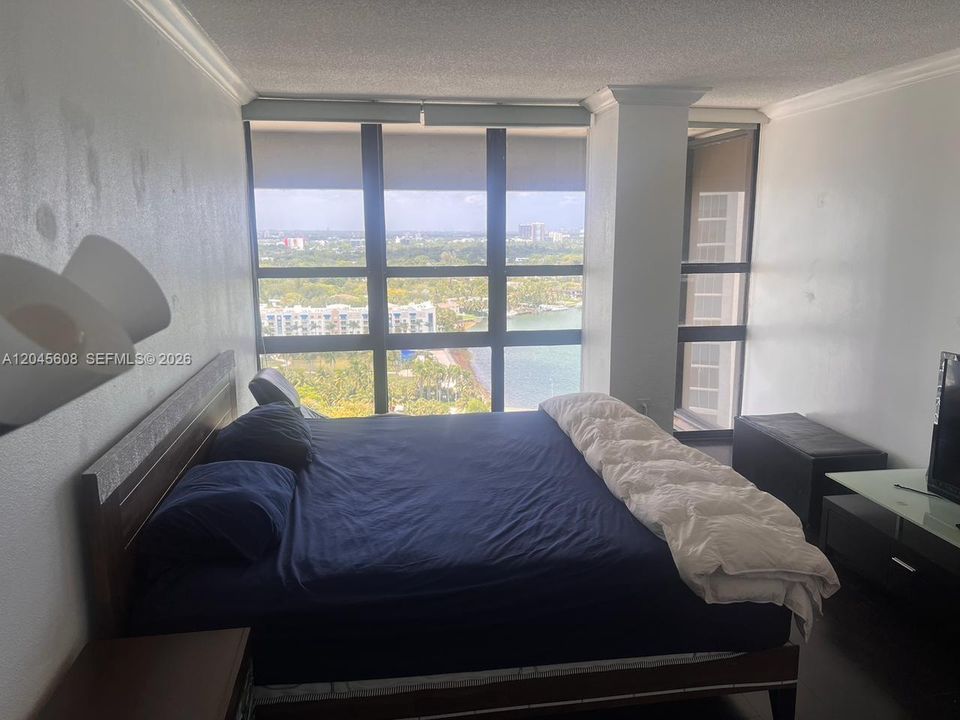 For Rent: $5,500 (3 beds, 3 baths, 1674 Square Feet)