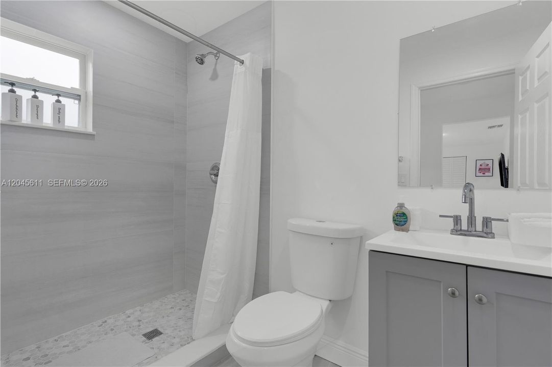 Active With Contract: $799,000 (4 beds, 3 baths, 2131 Square Feet)