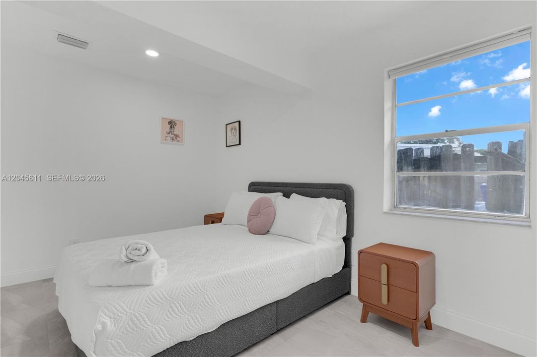 Active With Contract: $799,000 (4 beds, 3 baths, 2131 Square Feet)