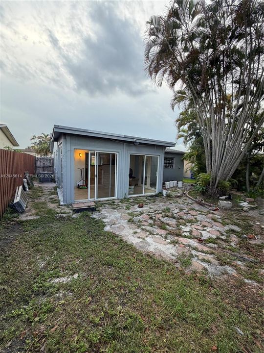En Venta: $299,900 (2 camas, 1 baños, 958 Pies cuadrados)