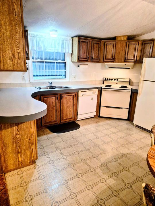 Roomy kitchen