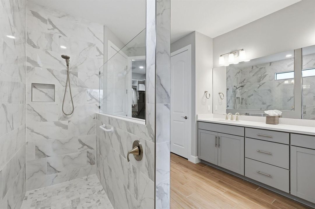 7-web-or-mls-208_Sonoma_Isles_Circle_007
