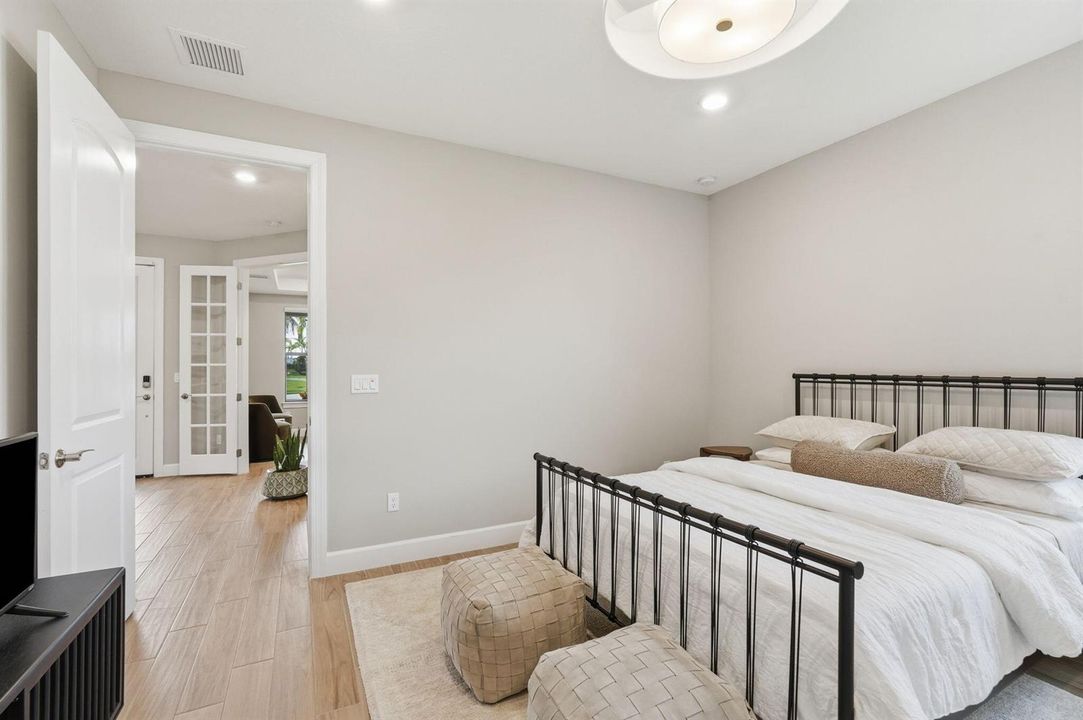11-web-or-mls-208_Sonoma_Isles_Circle_01