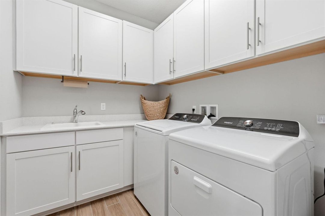 18-web-or-mls-208_Sonoma_Isles_Circle_01