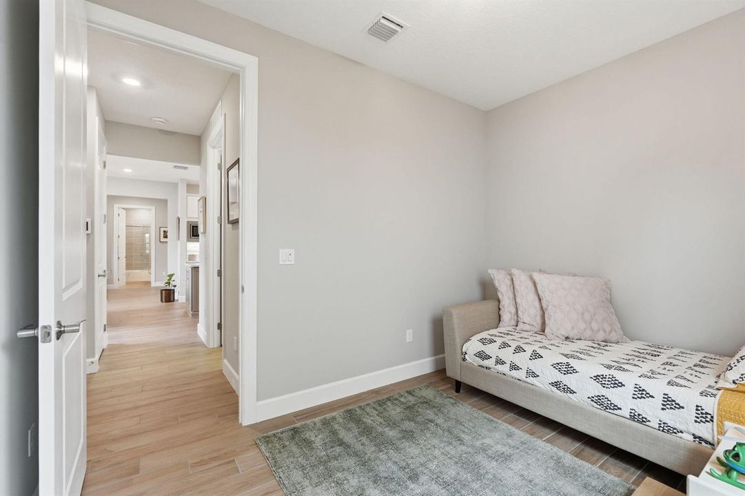 17-web-or-mls-208_Sonoma_Isles_Circle_01