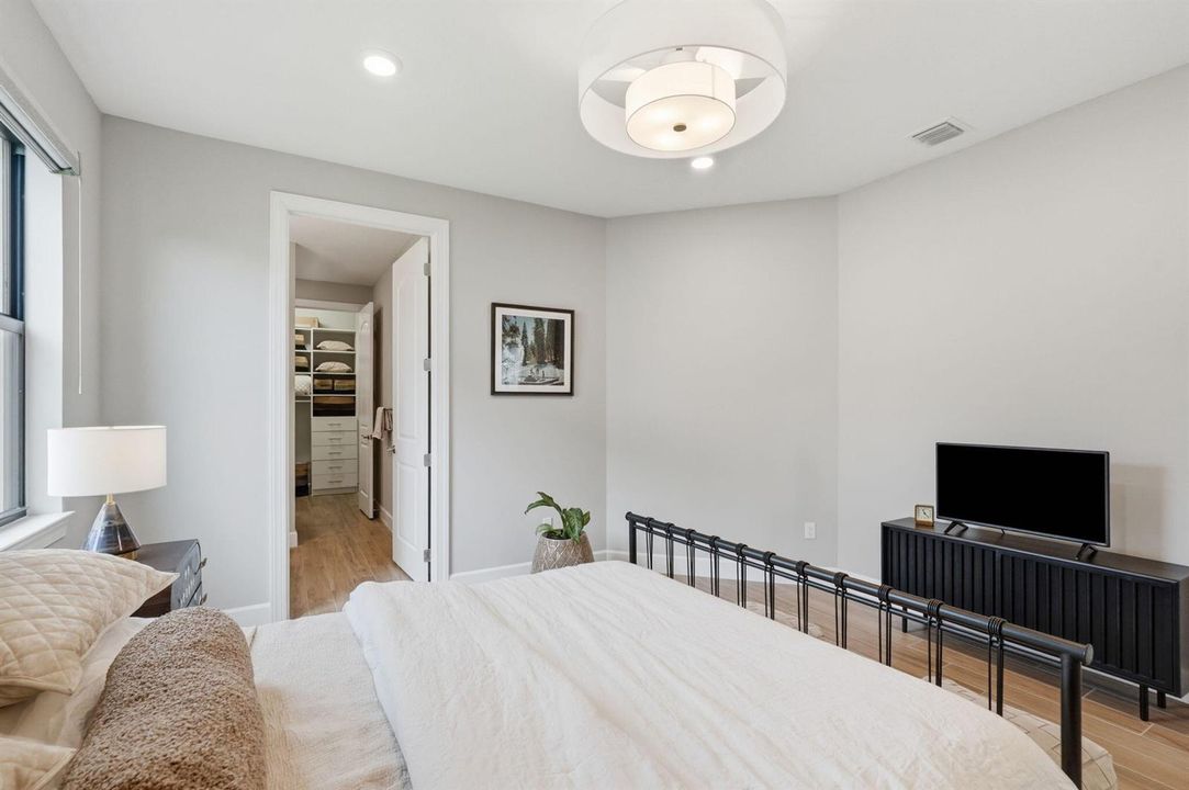 12-web-or-mls-208_Sonoma_Isles_Circle_01