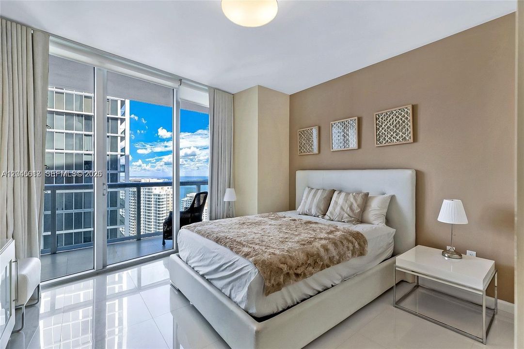 В аренду: $6,500 (2 спален, 2 ванн, 1386 Квадратных фут)
