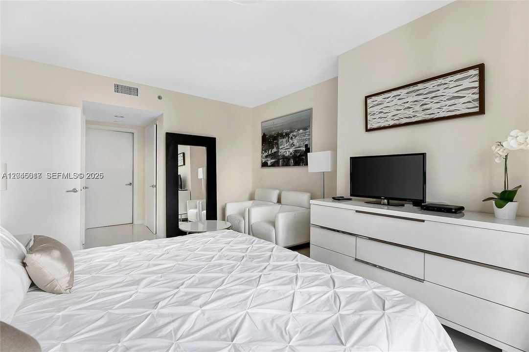 В аренду: $6,500 (2 спален, 2 ванн, 1386 Квадратных фут)