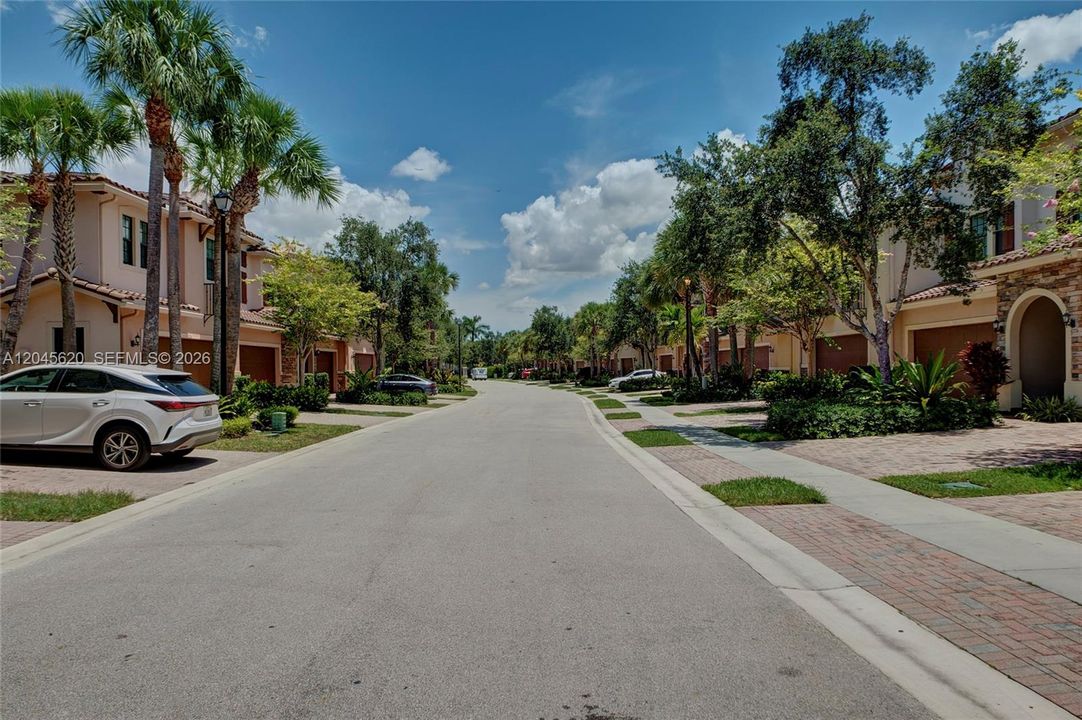 For Rent: $4,900 (3 beds, 2 baths, 2196 Square Feet)