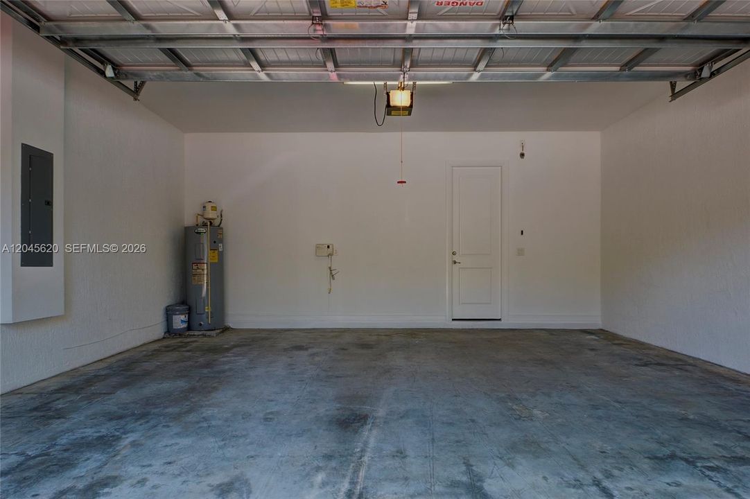 For Rent: $4,900 (3 beds, 2 baths, 2196 Square Feet)