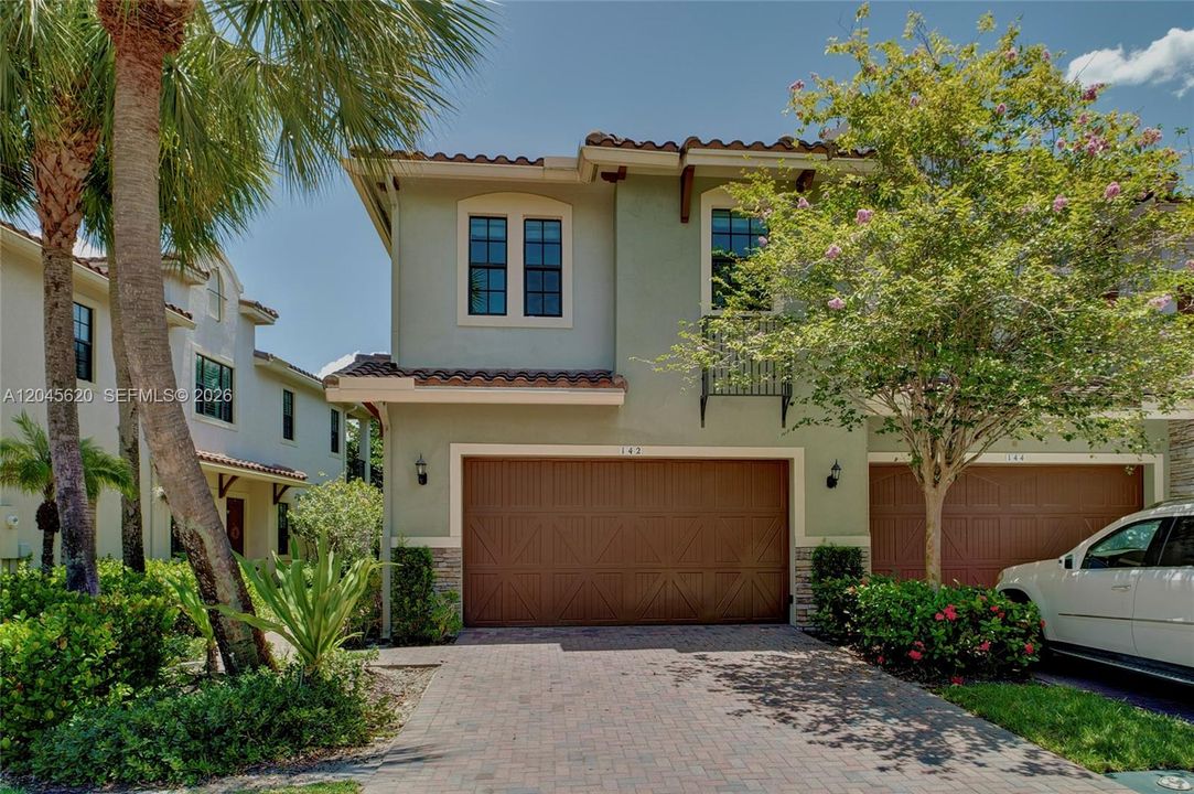 For Rent: $4,900 (3 beds, 2 baths, 2196 Square Feet)