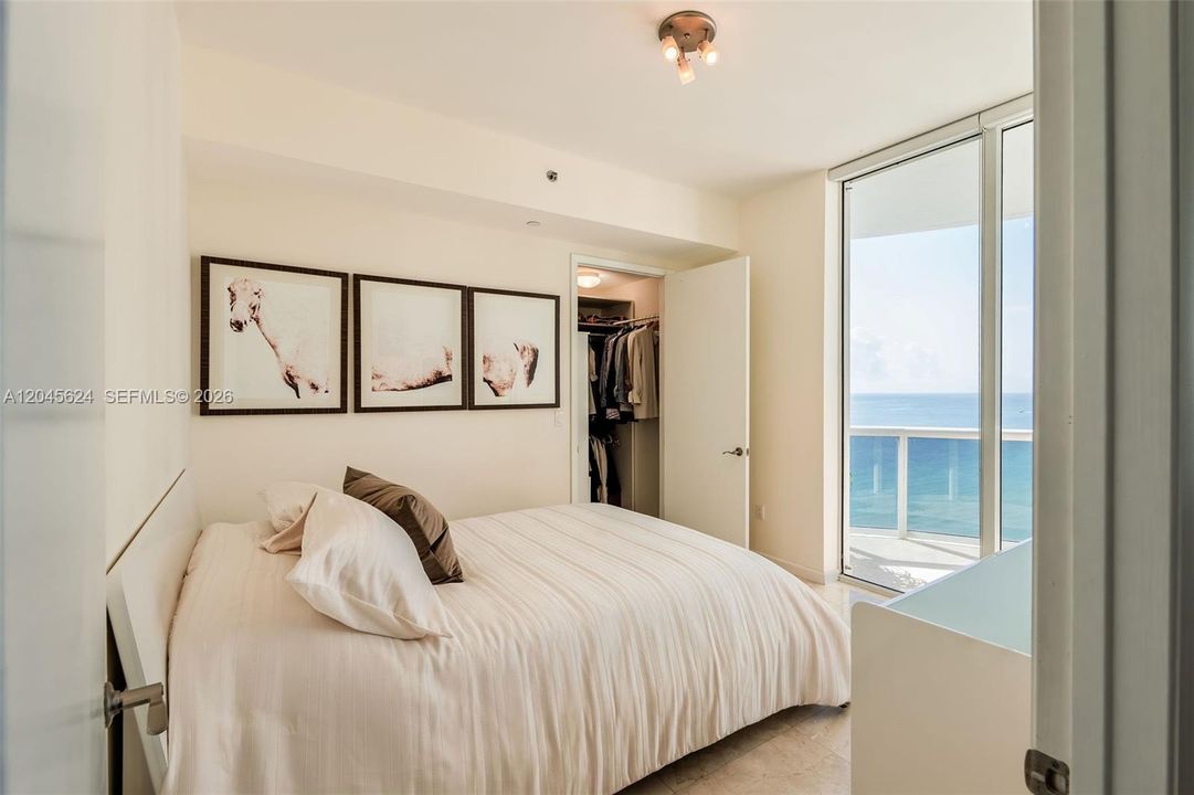 For Sale: $1,775,000 (3 beds, 3 baths, 1979 Square Feet)