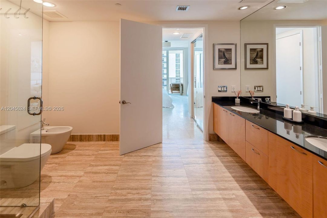 For Sale: $1,775,000 (3 beds, 3 baths, 1979 Square Feet)