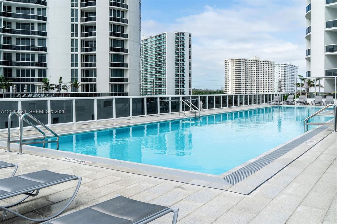 For Sale: $1,775,000 (3 beds, 3 baths, 1979 Square Feet)